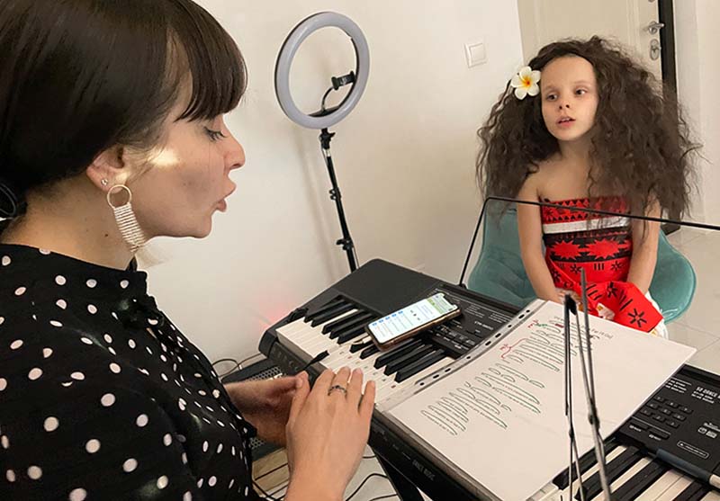 Как научить детей петь и научиться петь вместе с ними? Опыт уроков вокала в семейном формате