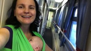 Поездка на поезде с грудным ребенком: очень уютно